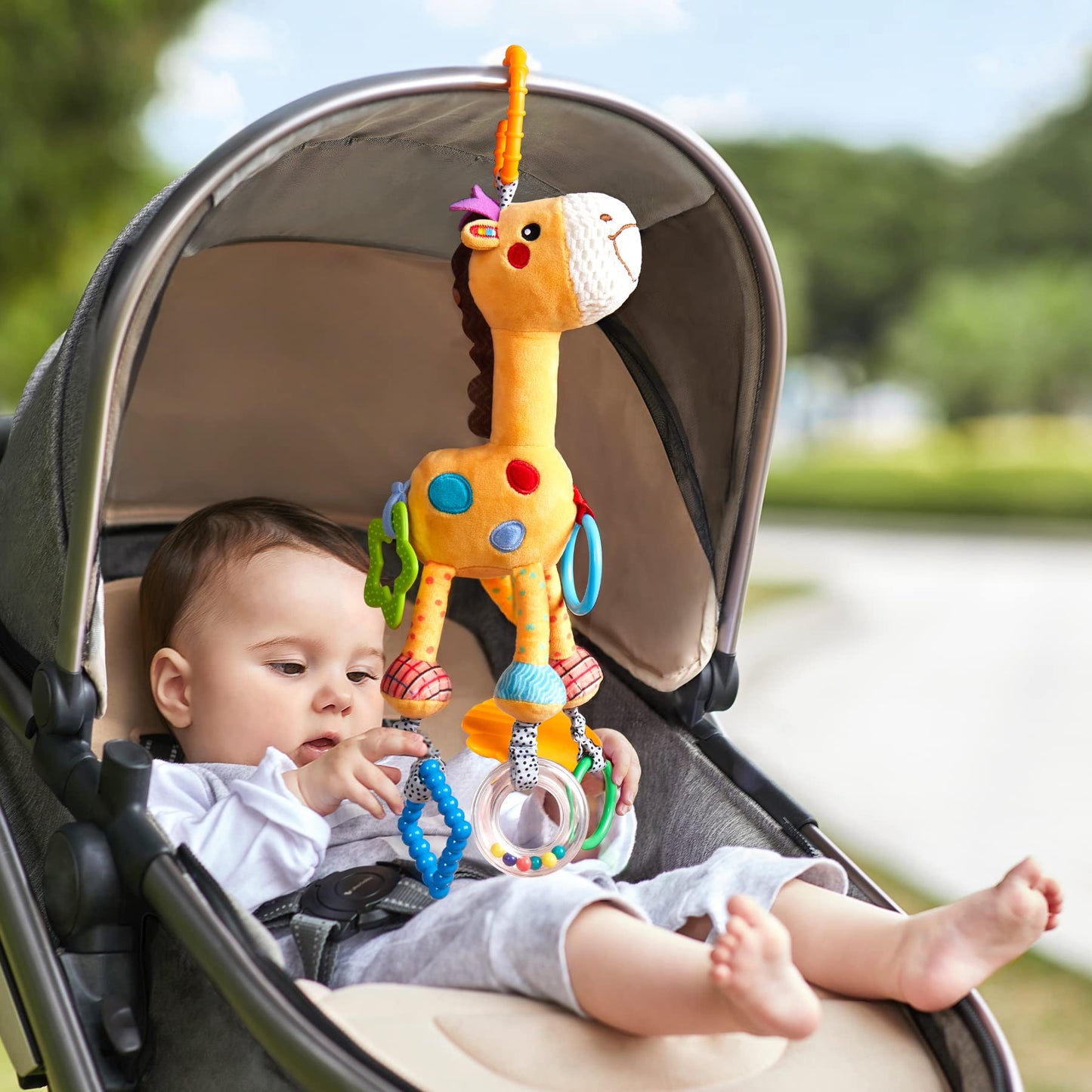sonaja colgante jirafa  para coche y otros.